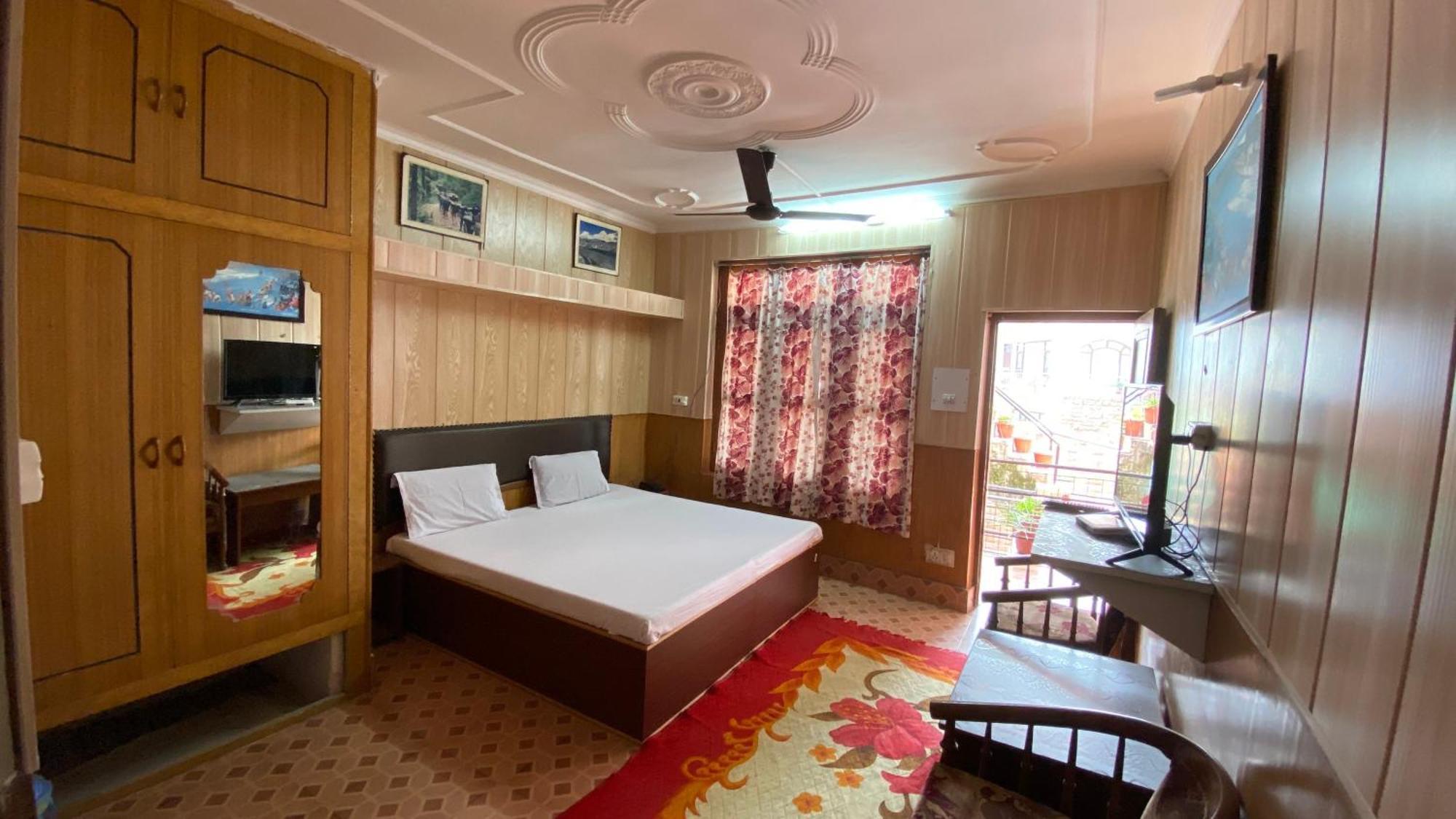 Hotel Ekant Lodge McLeod Ganj Exteriör bild